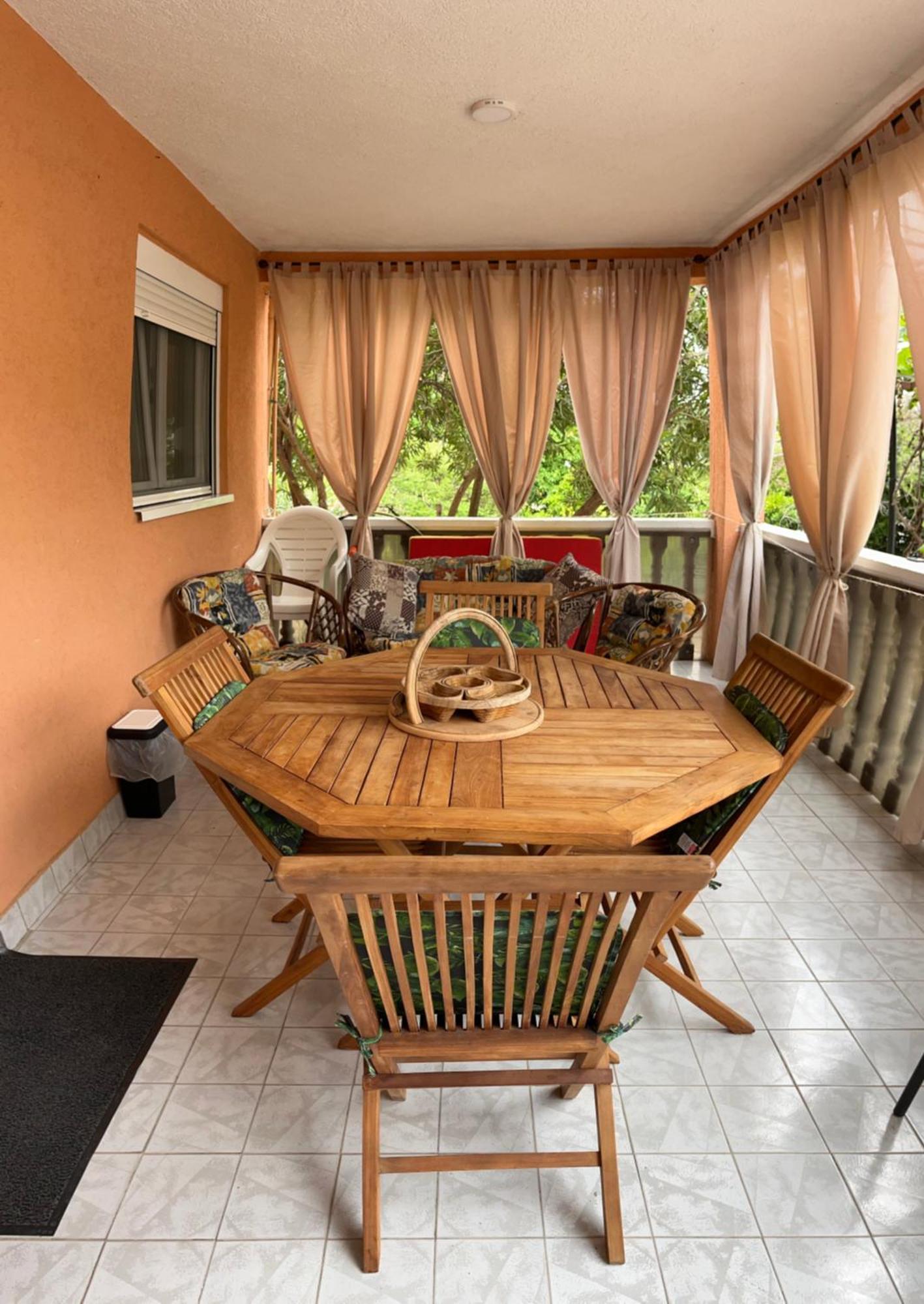 Mdm House Apartment Sutomore Bagian luar foto